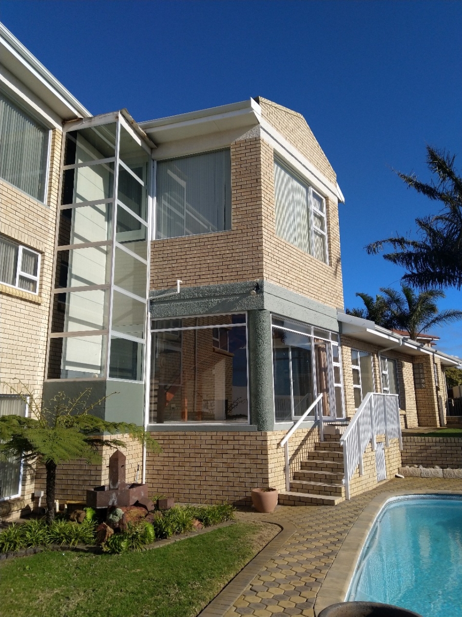 3 Bedroom Property for Sale in Menkenkop Western Cape